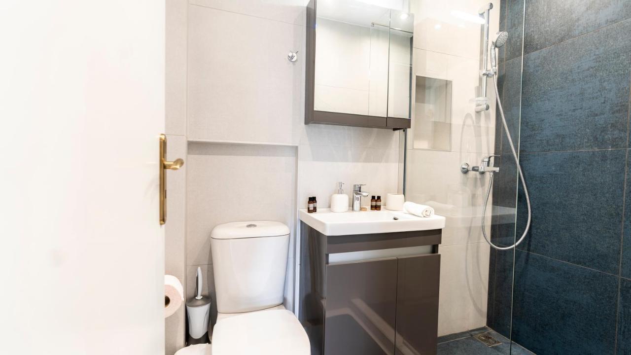 Glyfada Glass-Walled Designed Apt Афины Экстерьер фото